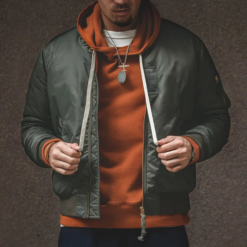 Maden Herren-Pilotenjacke MA1 im Vintage-Stil, Grün – Dicker Wintermantel aus Baumwolle mit Baseballtaschen